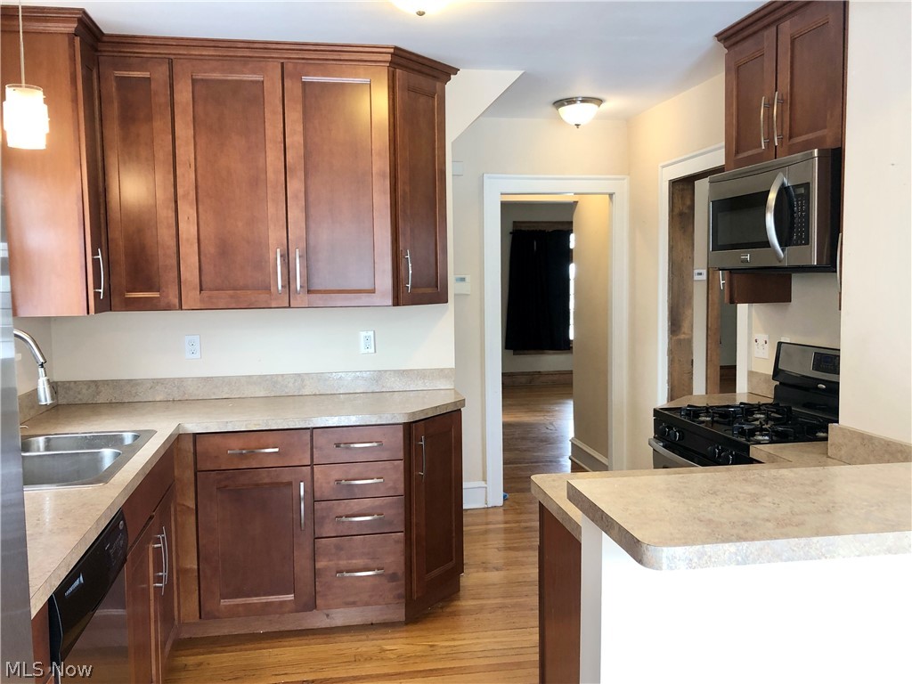 2103 Hampstead Road Cleveland Heights, OH 44118 - Photo 11 of 28