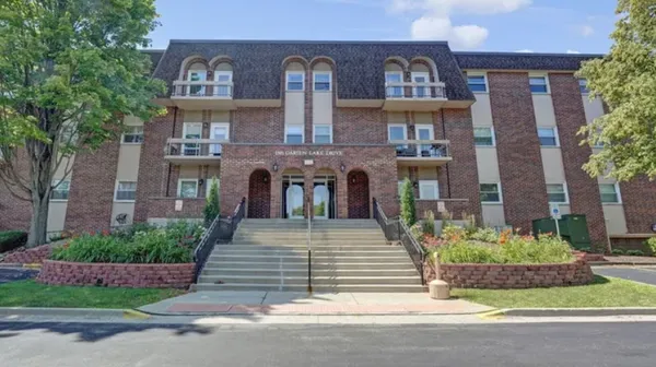 $317,900 | 1501 Darien Lake Drive, Unit 208, Darien, IL 60561