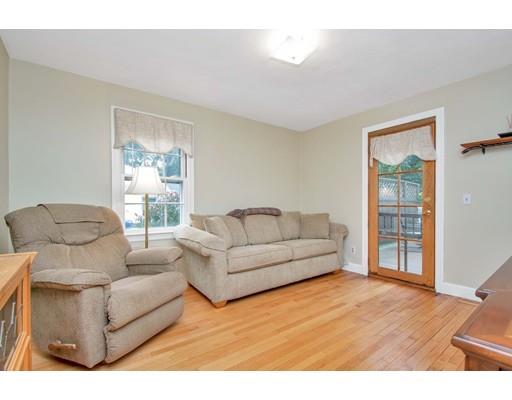 262 Abbott Street Springfield, MA 01118 - Photo 19 of 37