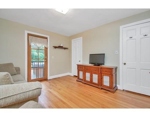 262 Abbott Street Springfield, MA 01118 - Photo 21 of 37