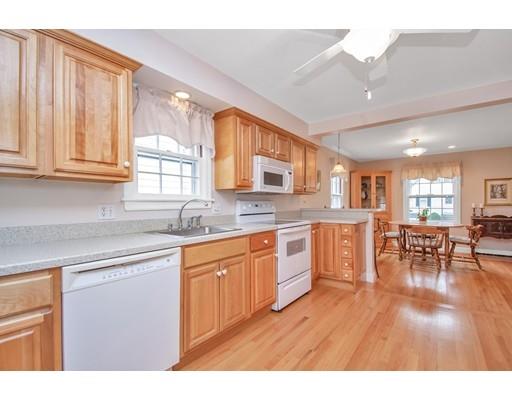 262 Abbott Street Springfield, MA 01118 - Photo 7 of 37