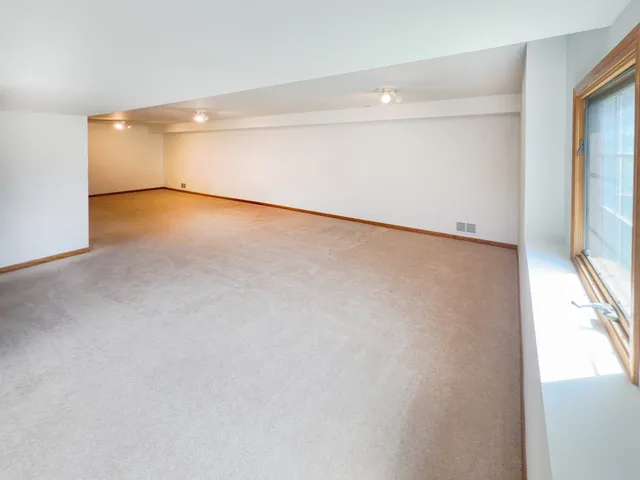 $389,990 | 38815 North Broadway Avenue, Antioch, IL 60002