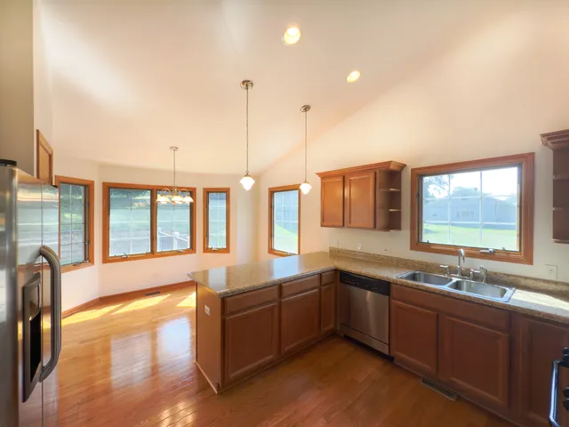 $389,990 | 38815 North Broadway Avenue, Antioch, IL 60002