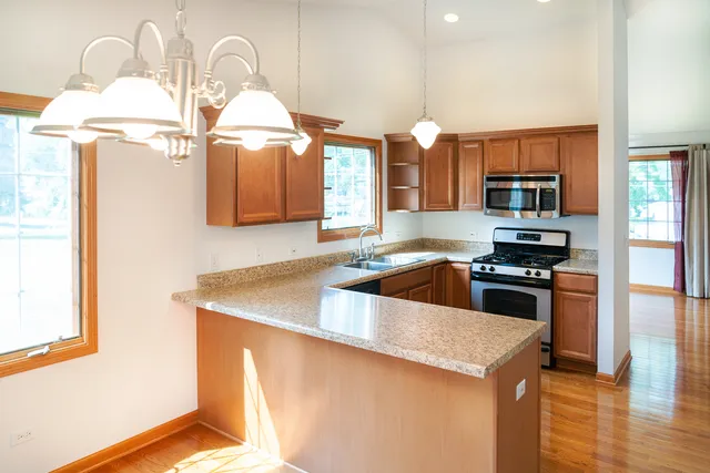 $389,990 | 38815 North Broadway Avenue, Antioch, IL 60002