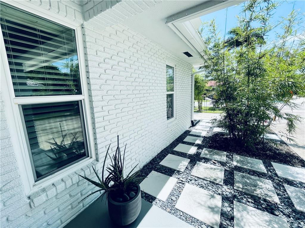 975 Southwest 12th Terrace Boca Raton, FL 33486 - Photo 3 of 25 Photo 3