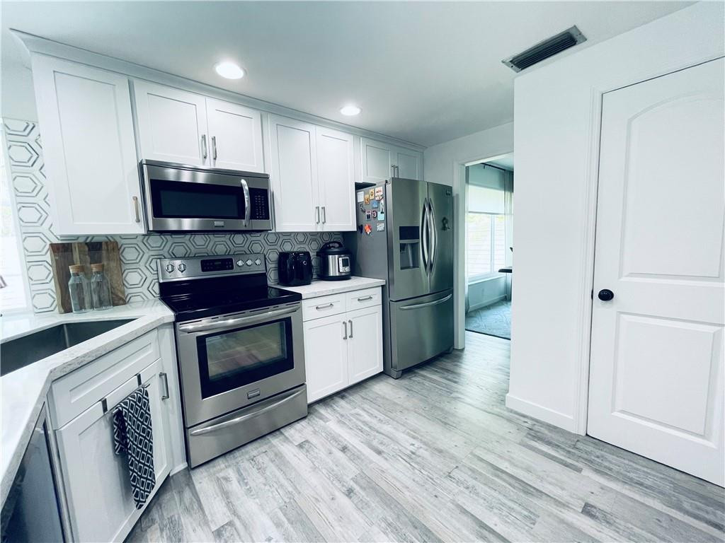 975 Southwest 12th Terrace Boca Raton, FL 33486 - Photo 8 of 25 Photo 8