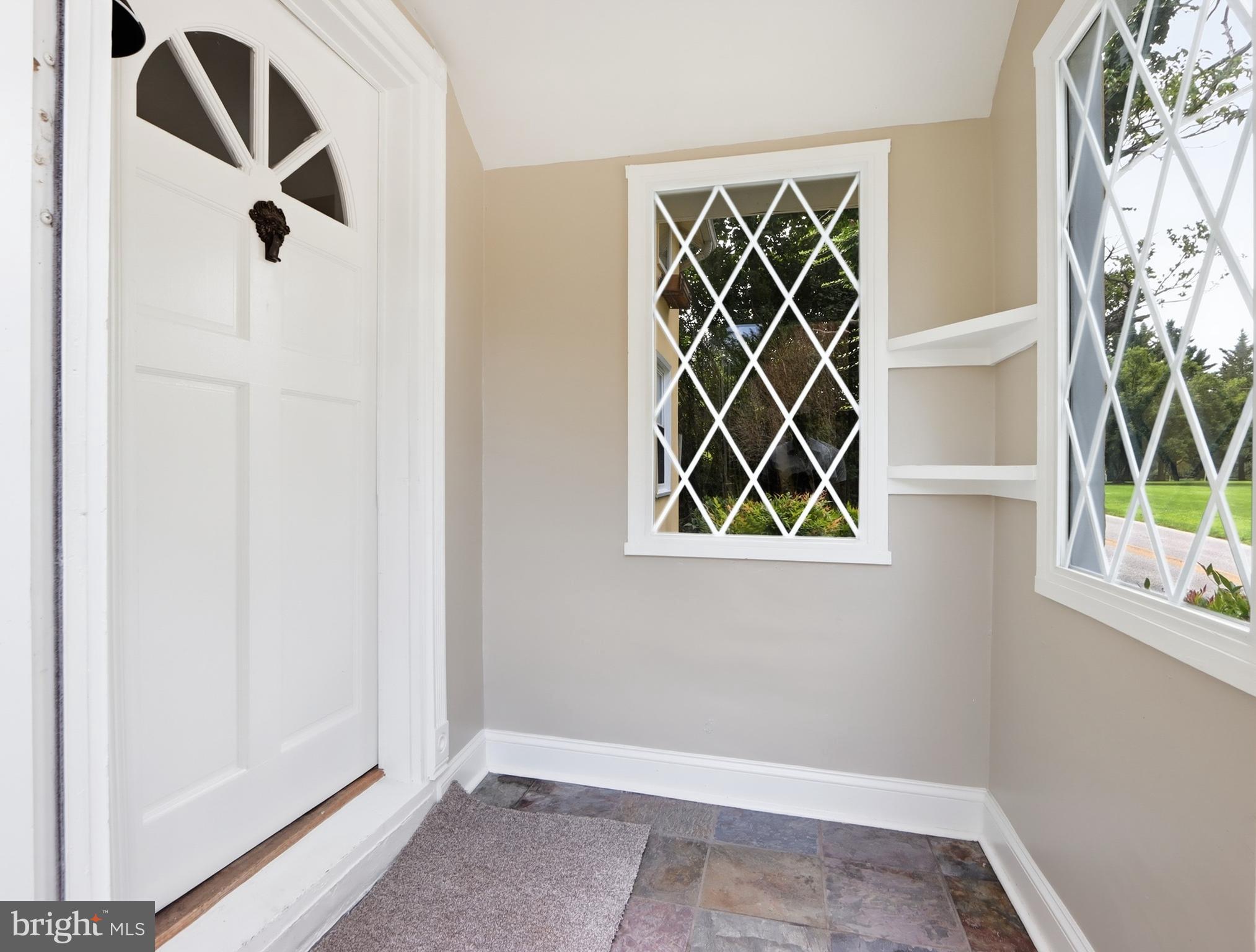 14207 Manor Road Phoenix, MD 21131 - Photo 5 of 36 Foyer/Entry way