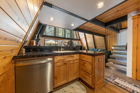 $720,000 | 14258 Glacier View Drive, Truckee, CA 96161