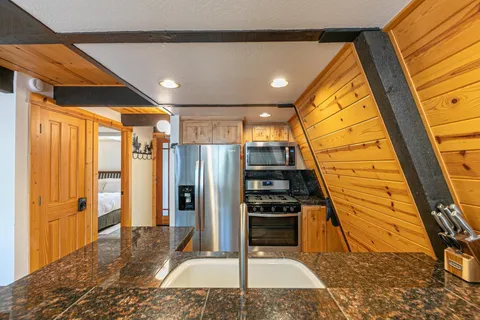 $720,000 | 14258 Glacier View Drive, Truckee, CA 96161