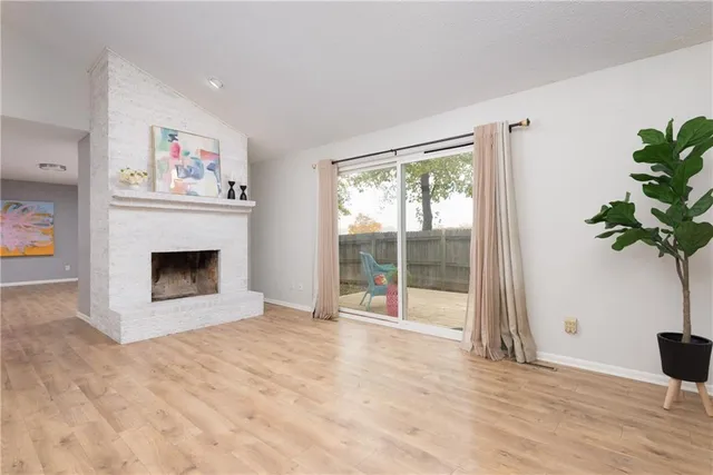 $385,000 | 9604 Nieman Place, Overland Park, KS 66214