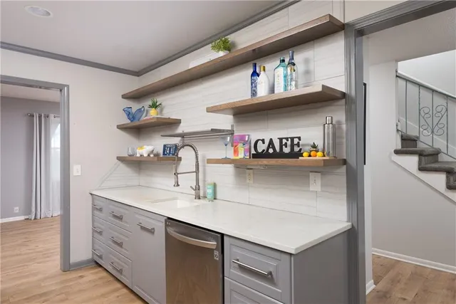 $385,000 | 9604 Nieman Place, Overland Park, KS 66214