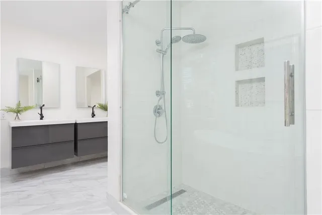 $385,000 | 9604 Nieman Place, Overland Park, KS 66214