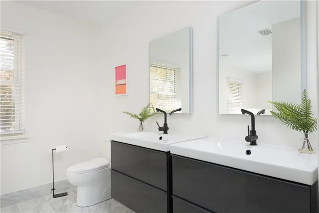 $385,000 | 9604 Nieman Place, Overland Park, KS 66214