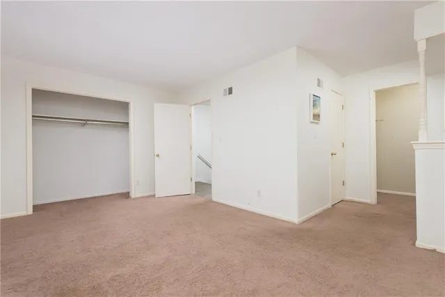 $385,000 | 9604 Nieman Place, Overland Park, KS 66214