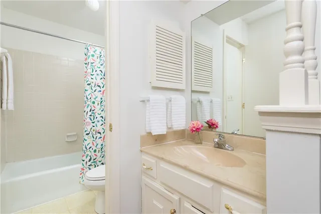 $385,000 | 9604 Nieman Place, Overland Park, KS 66214