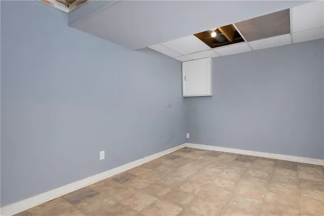 $385,000 | 9604 Nieman Place, Overland Park, KS 66214