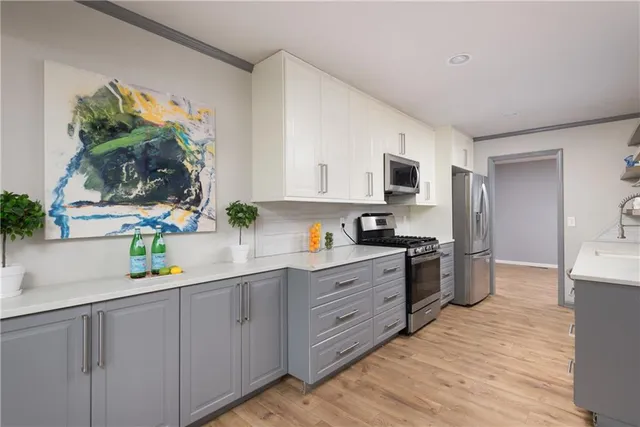 $379,000 | 9604 Nieman Place, Overland Park, KS 66214