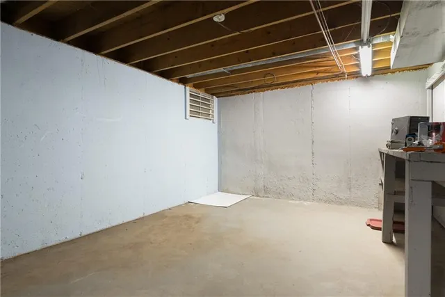 $385,000 | 9604 Nieman Place, Overland Park, KS 66214