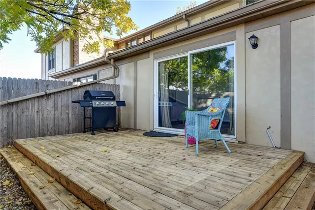 $385,000 | 9604 Nieman Place, Overland Park, KS 66214