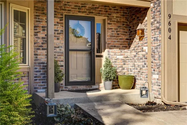 $349,000 | 9604 Nieman Place, Overland Park, KS 66214