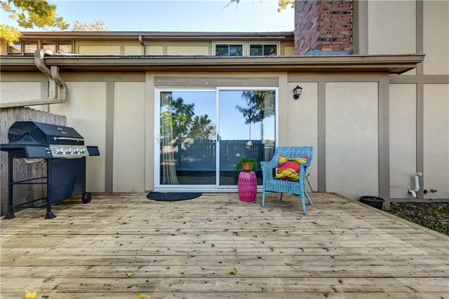 $385,000 | 9604 Nieman Place, Overland Park, KS 66214