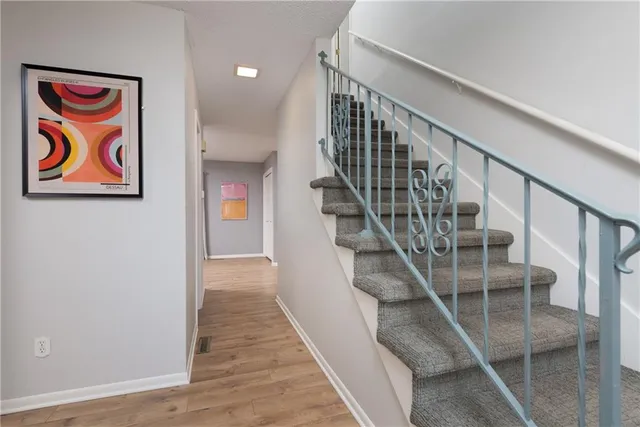 $385,000 | 9604 Nieman Place, Overland Park, KS 66214