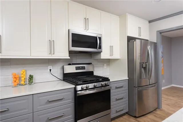 $379,000 | 9604 Nieman Place, Overland Park, KS 66214