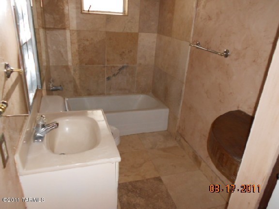 1010 North Robles Road Oracle, AZ 85623 - Photo 5 of 7
