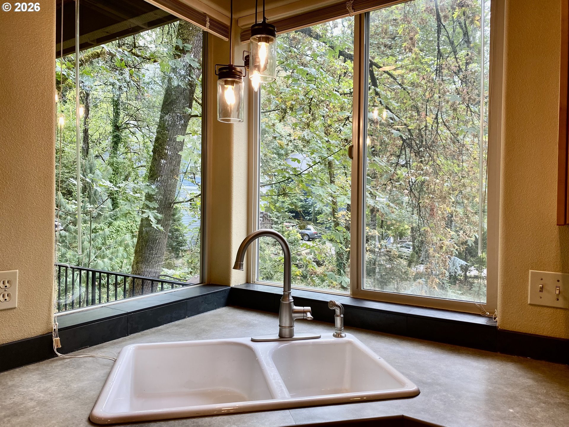 11450 Southwest Capitol Highway Portland, OR 97219 - Photo 32 of 45
