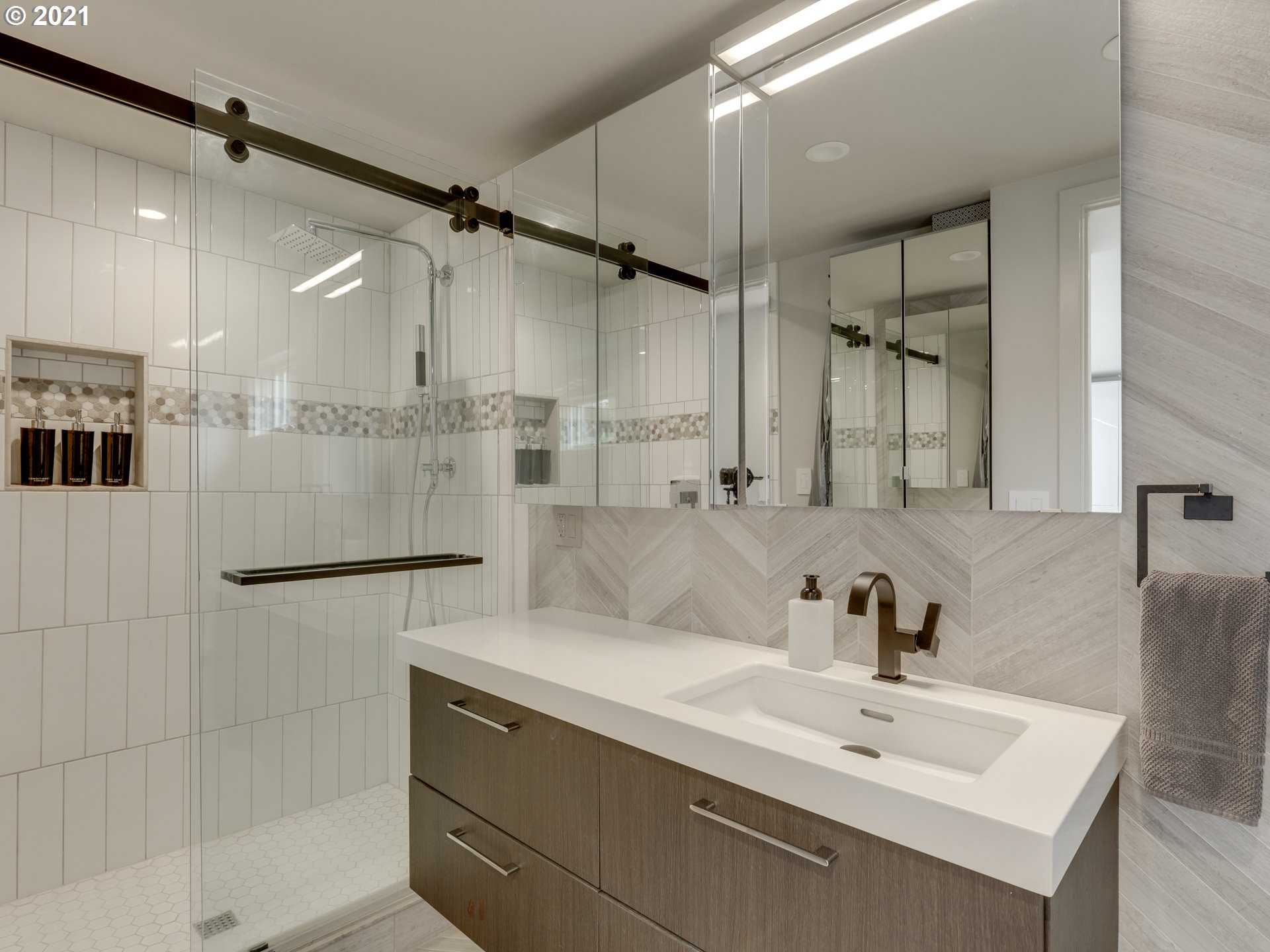 24800 Northwest St Helens Road, Unit L12 Portland, OR 97231 - Photo 17 of 32 Gallery Image 17