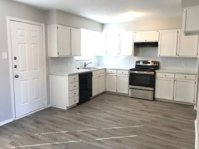 $1,495 | 408 Signal Hill Court North, Unit 410, Fort Worth, TX 76112