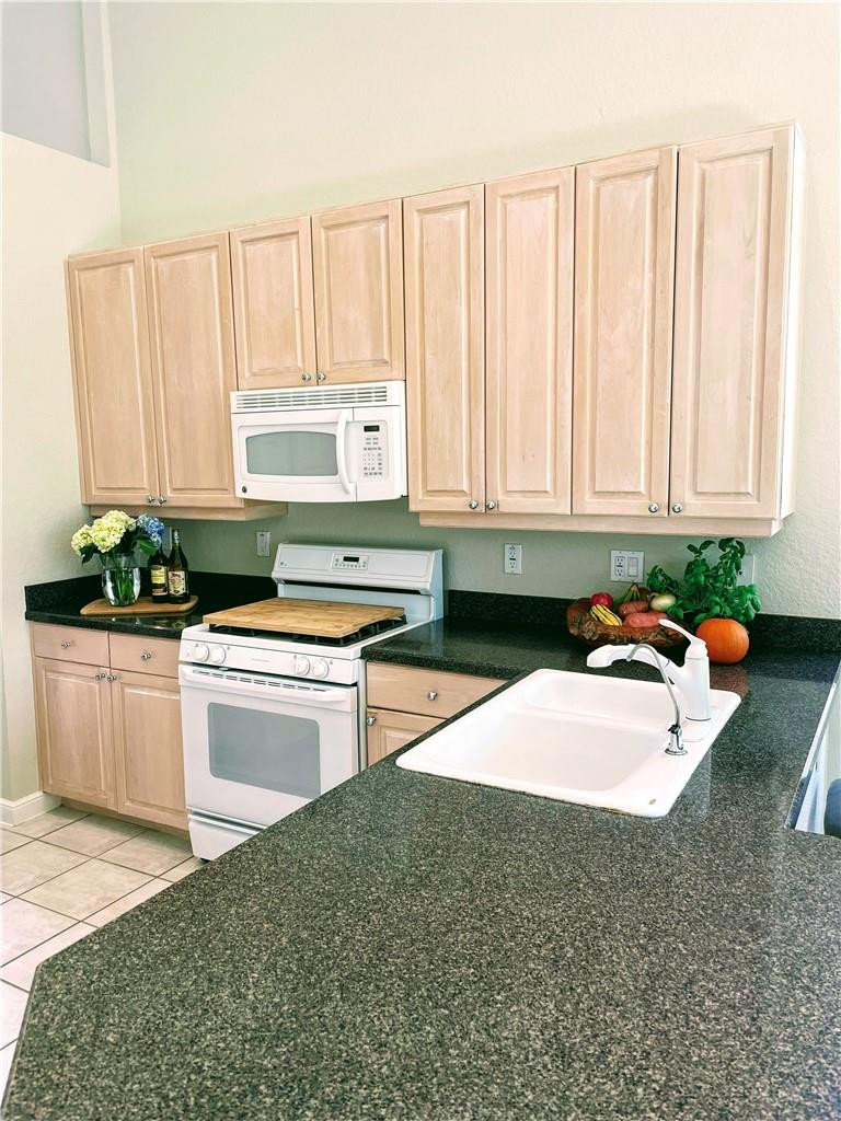 6498 Northwest 42nd Way Boca Raton, FL 33496 - Photo 19 of 31 Kitchen