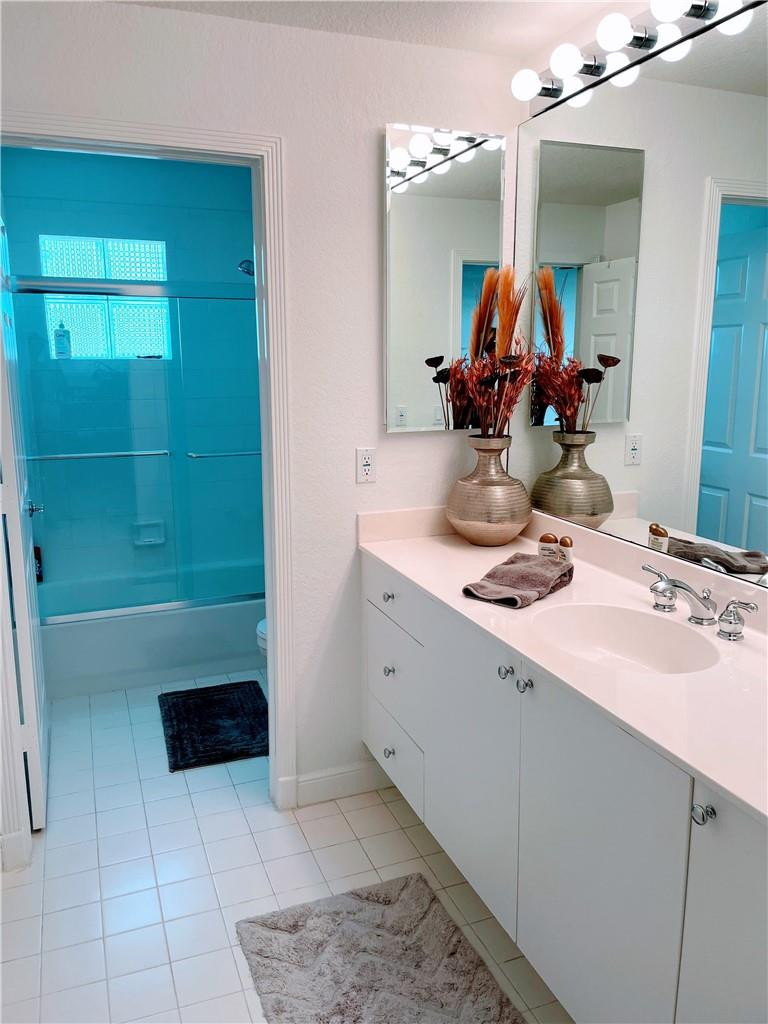 6498 Northwest 42nd Way Boca Raton, FL 33496 - Photo 26 of 31 Guest Bath