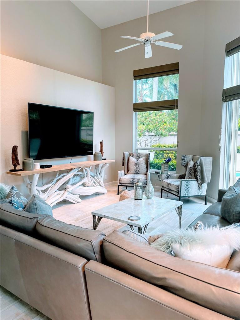 6498 Northwest 42nd Way Boca Raton, FL 33496 - Photo 4 of 31 Living Room