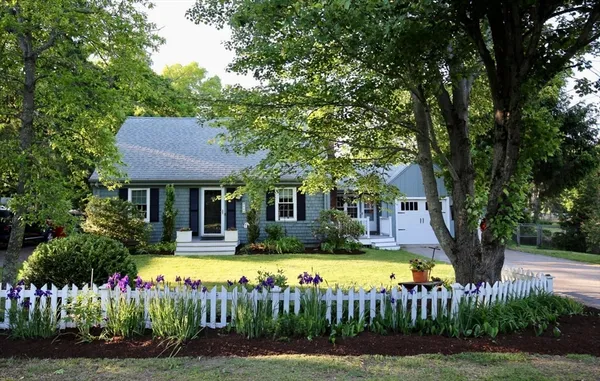 $799,000 | 86 Taunton Street, Lakeville, MA 02347