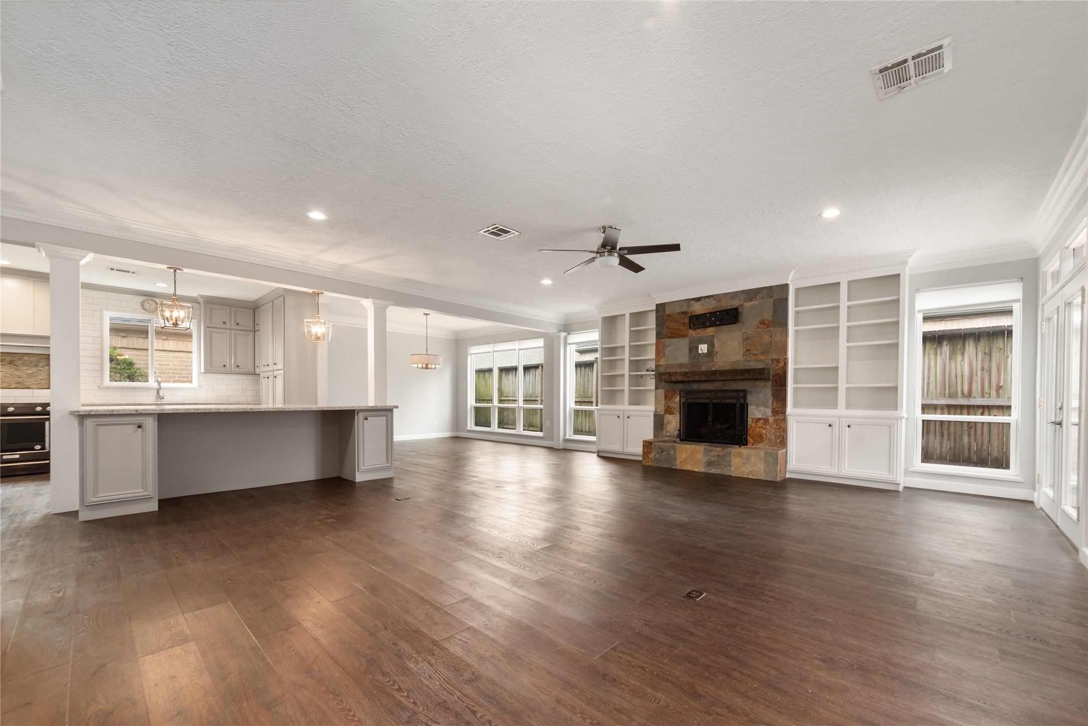 3206 Laurel Point Court Houston, TX 77339 - Photo 4 of 25