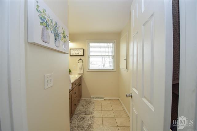 1106 East Cooper Road Muncie, IN 47303 - Photo 22 of 32 Gallery Image 22