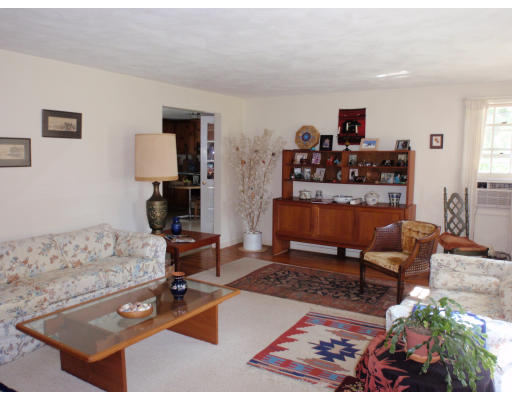 488 Montague Road Amherst, MA 01002 - Photo 4 of 22