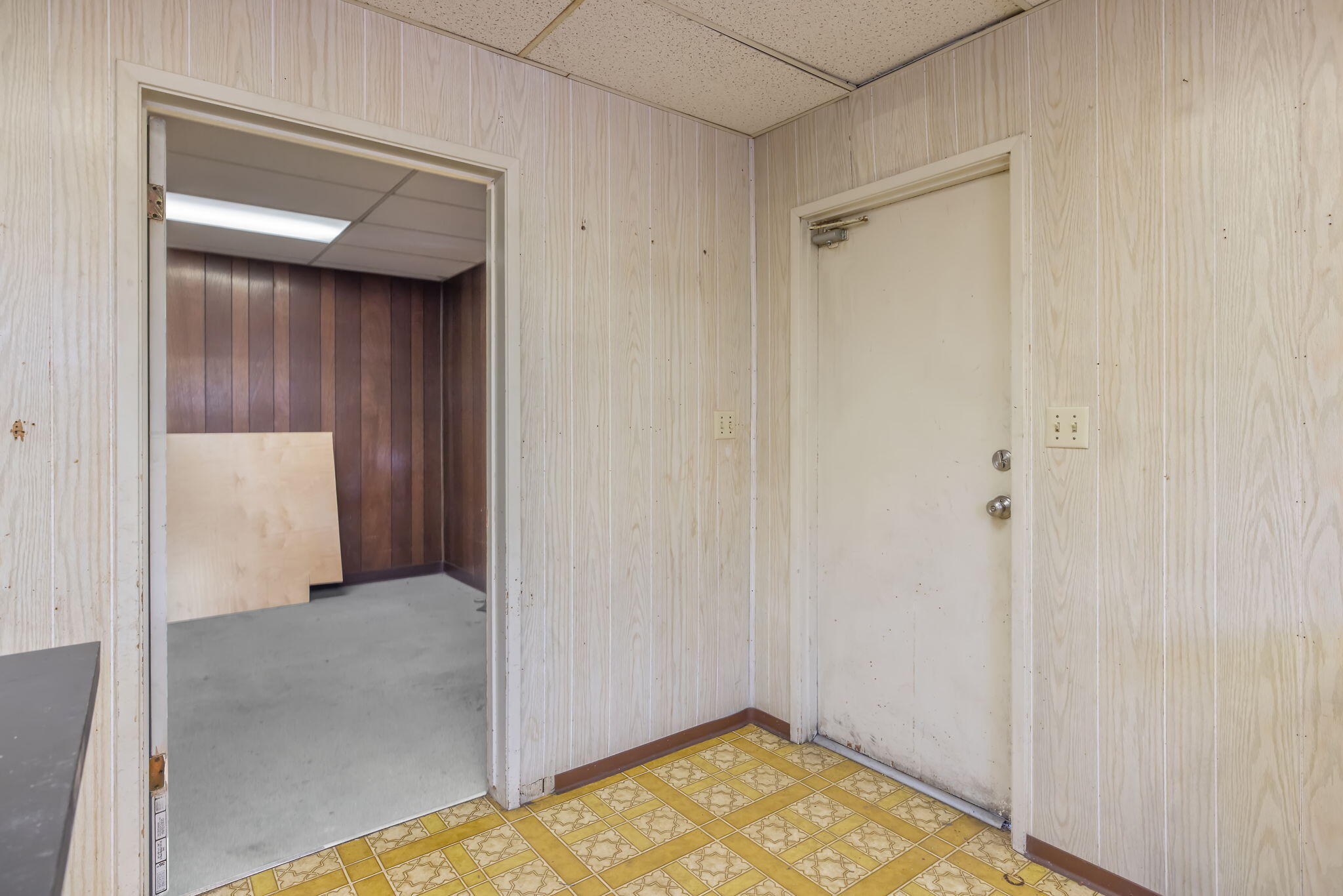 241 South F Street Exeter, CA 93221 - Photo 12 of 34 12-web-or-mls-713A7239