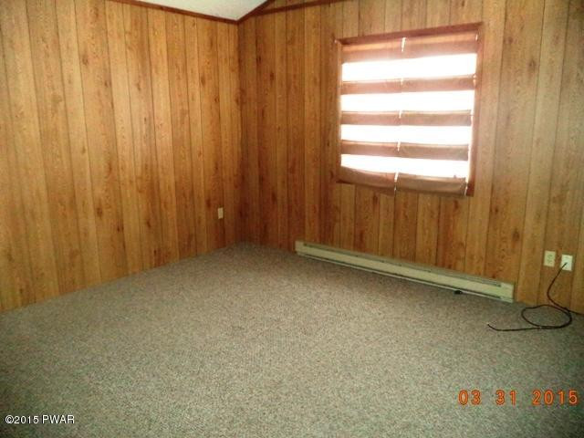 135 Maple Ridge Drive Hawley, PA 18428 - Photo 6 of 16