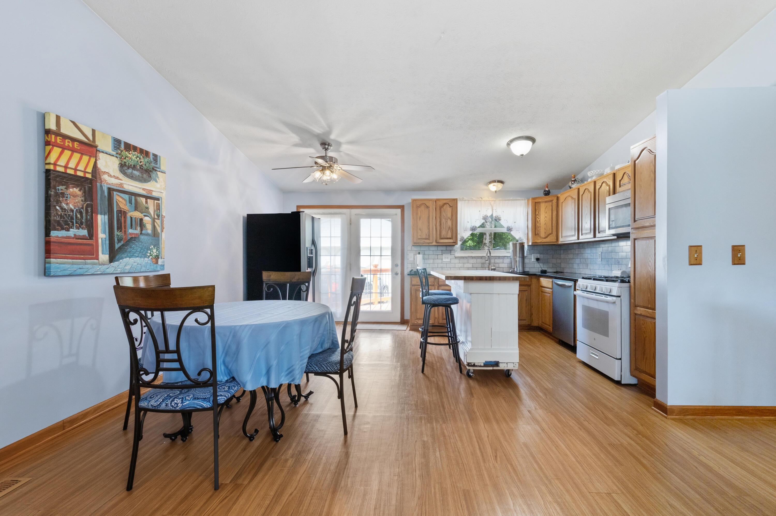 3153 Portman Road Columbus, OH 43232 - Photo 5 of 30 3153PortmanRoad_Hommati102(4)
