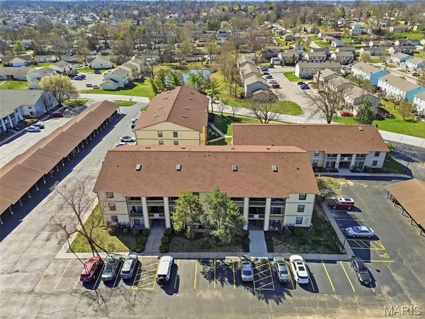 $124,900 | 1442 Summergate Parkway, Unit S, St. Charles, MO 63303