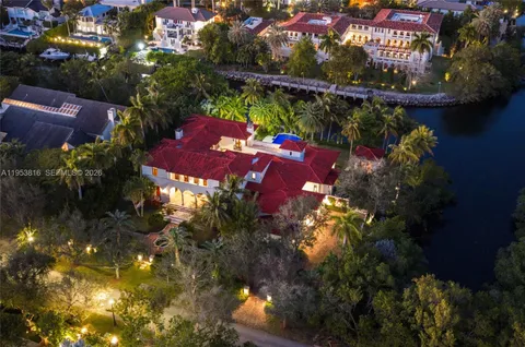 $28,000,000 | 221 Casuarina Concourse, Miami, FL 33143
