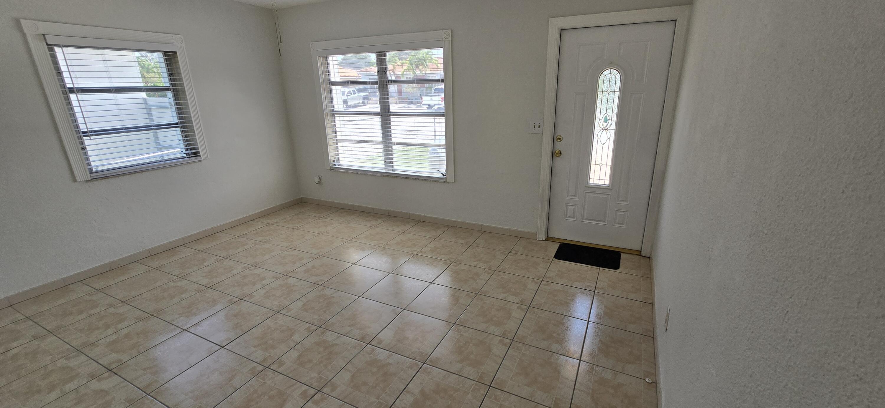 2787 Southwest 34th Court Miami, FL 33133 - Photo 14 of 22 14