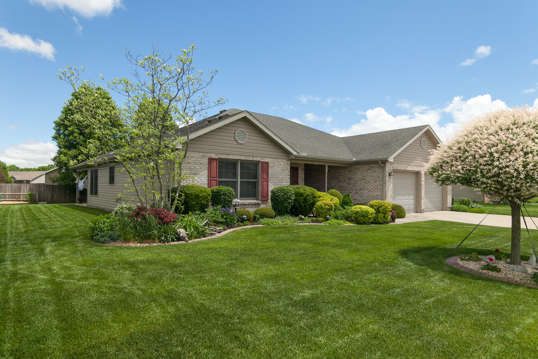 737 Shaftsbury Road Troy, OH 45373 - Photo 2 of 35 Gallery Image 2