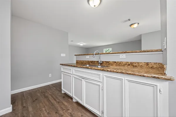 $1,675 | 7521 Dyer Street, Houston, TX 77088