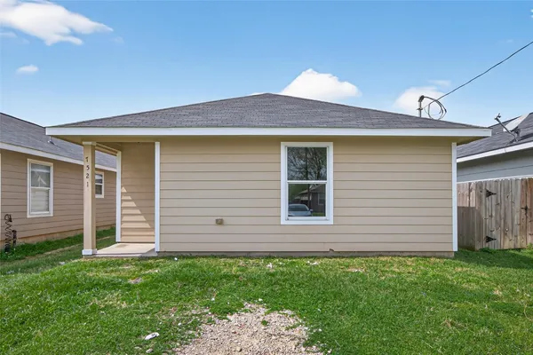 $1,675 | 7521 Dyer Street, Houston, TX 77088