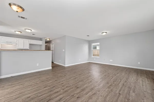 $1,675 | 7521 Dyer Street, Houston, TX 77088