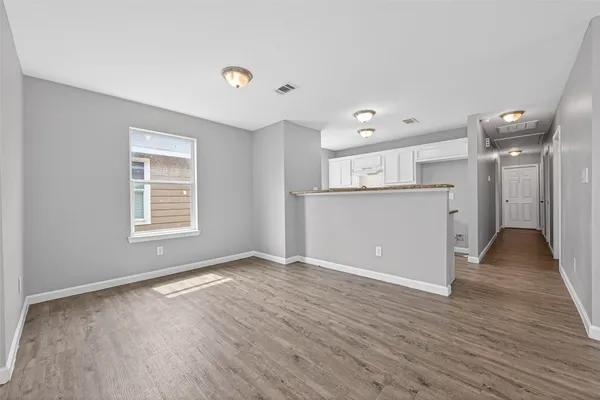 $1,675 | 7521 Dyer Street, Houston, TX 77088