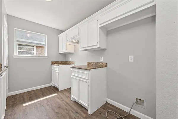 $1,675 | 7521 Dyer Street, Houston, TX 77088